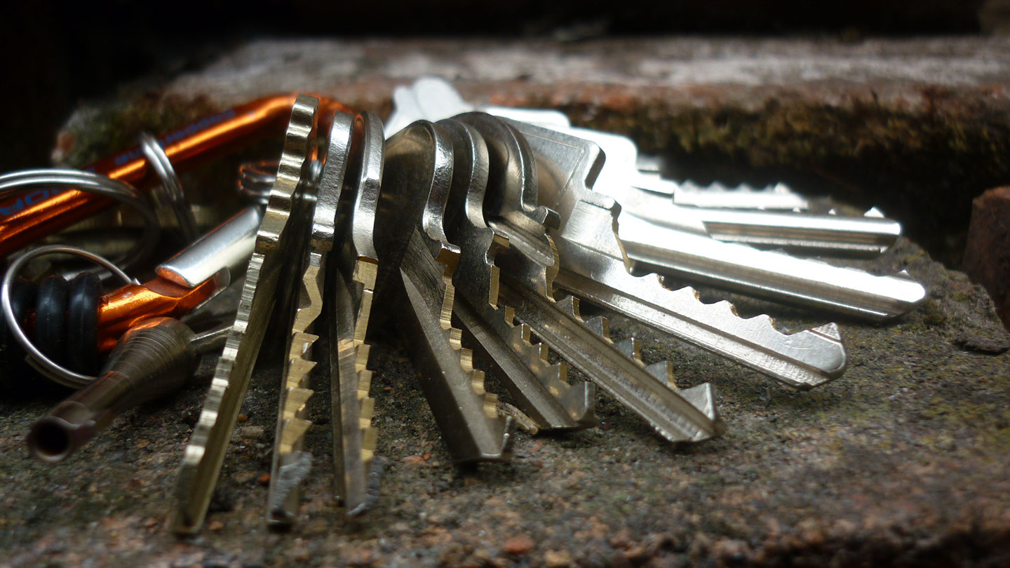 Bristol Locksmith Service. Bristol Locksmith Service. Lock outs. Keys locked in the car. Upvc Door Closing and Locking Problems. Lock replacement,Break in repairs.